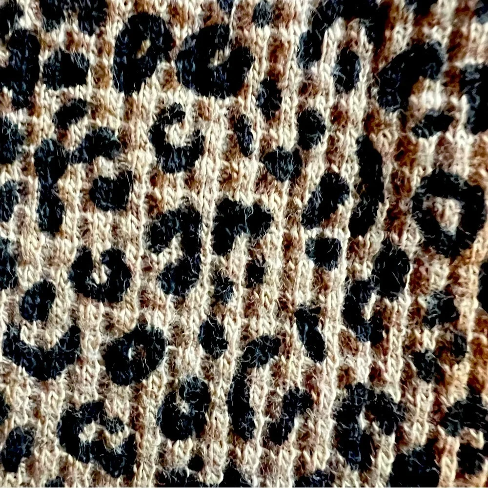GAP Leopard Print Tan Waffle Long Sleeve Top